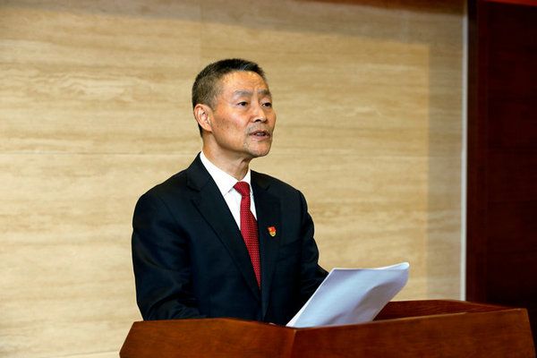 尊龙凯时集团一届一次全委会选举出新一届向导整体 斯泽夫中选尊龙凯时党委书记